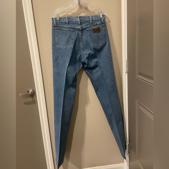 Men’s Wrangler Jeans (34x38) - Advanced Comfort - Picture 3 of 4